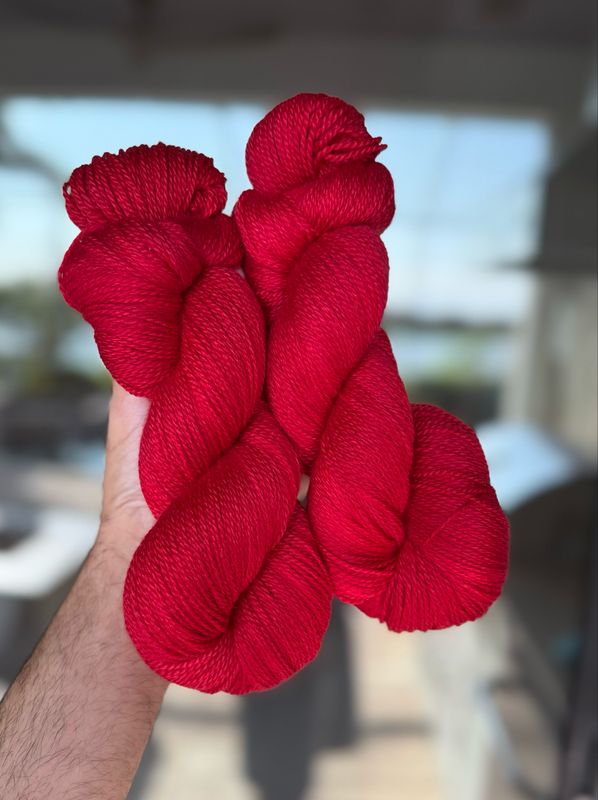 A Luxurious Fingering - Scarlet