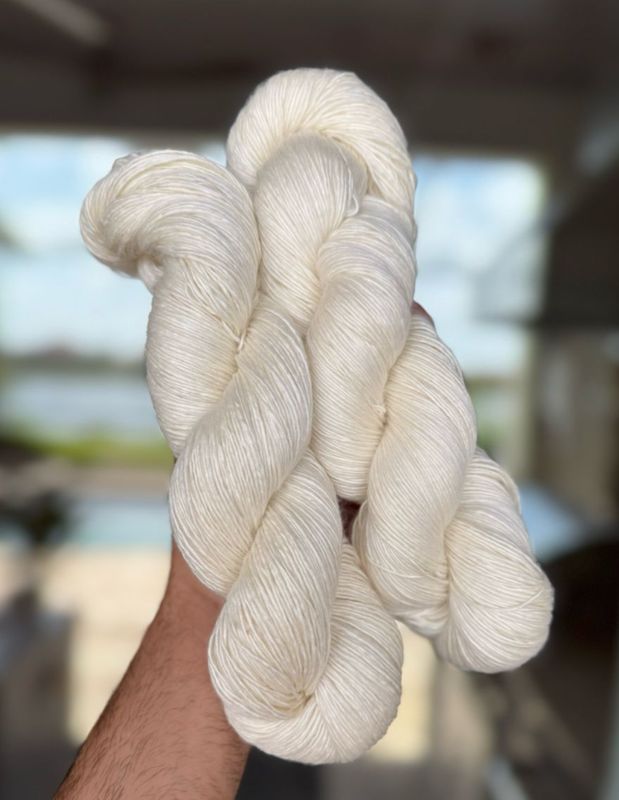 Undyed - 100g SINGLE PLY Fingering 100% SW Merino 437 yards ($20.00)
