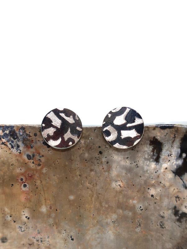 Store studs 15mm