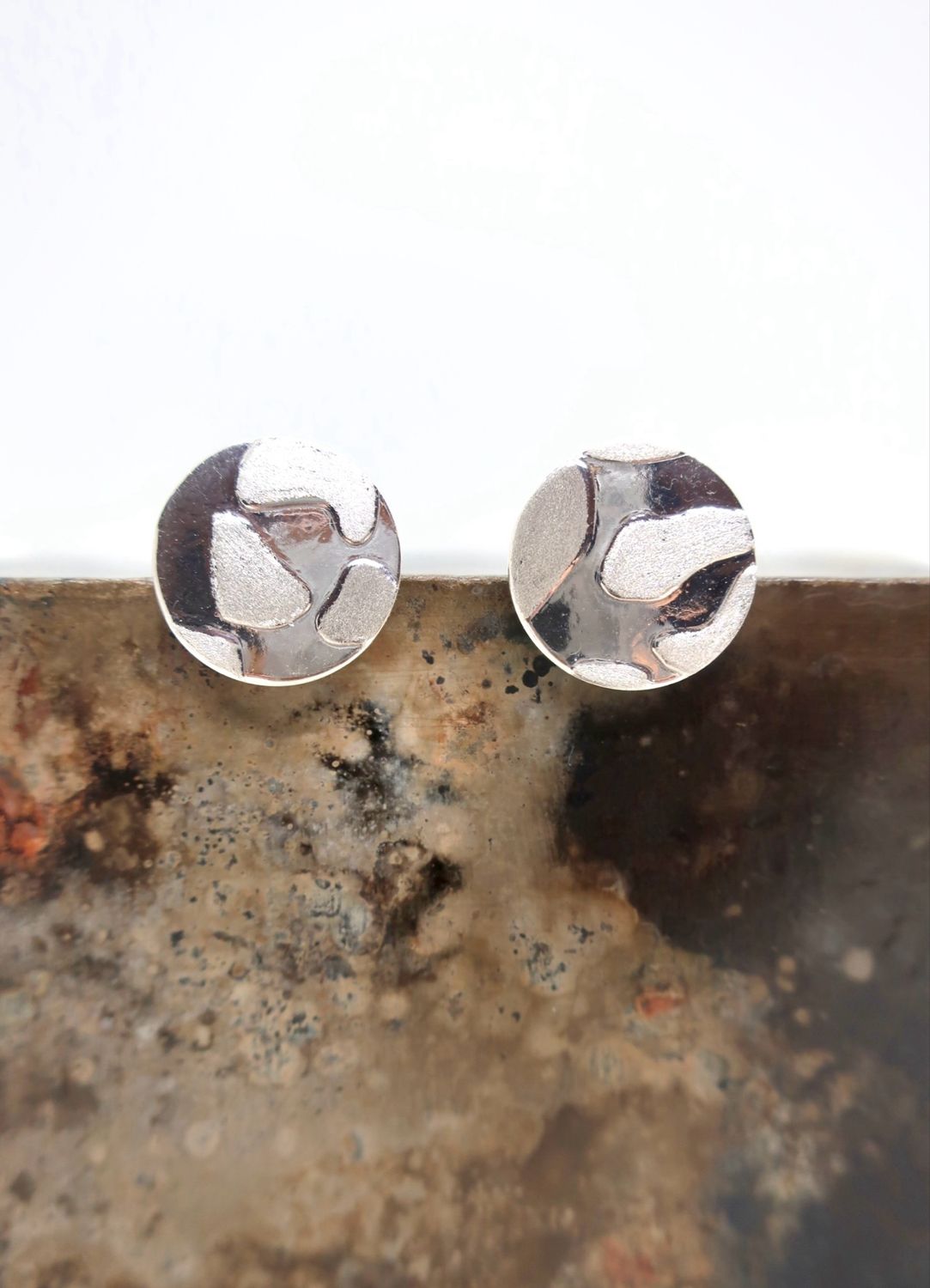 Store studs 15mm