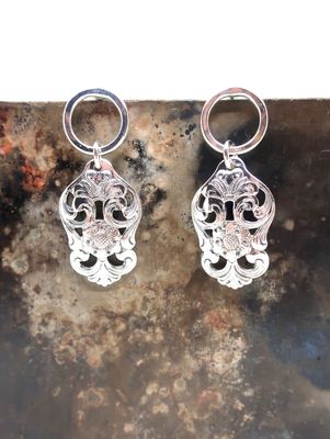 Ørepynt av sølvbestikk