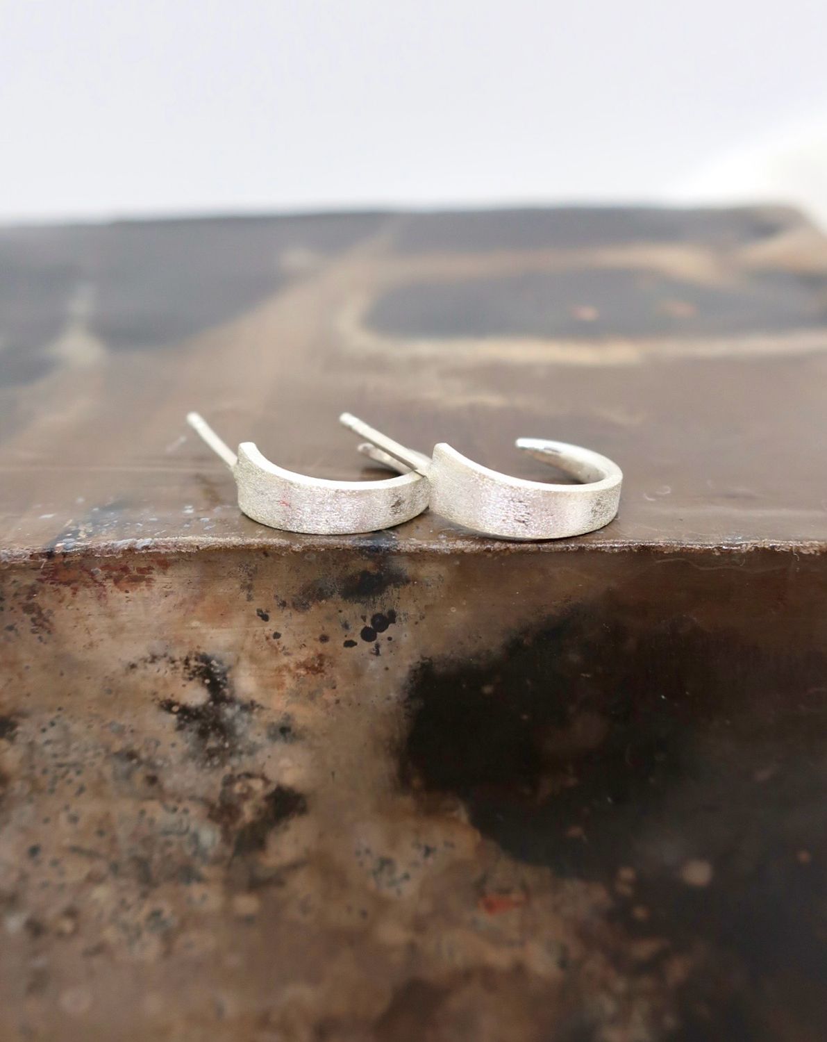 Små sølvgaffel øreringer