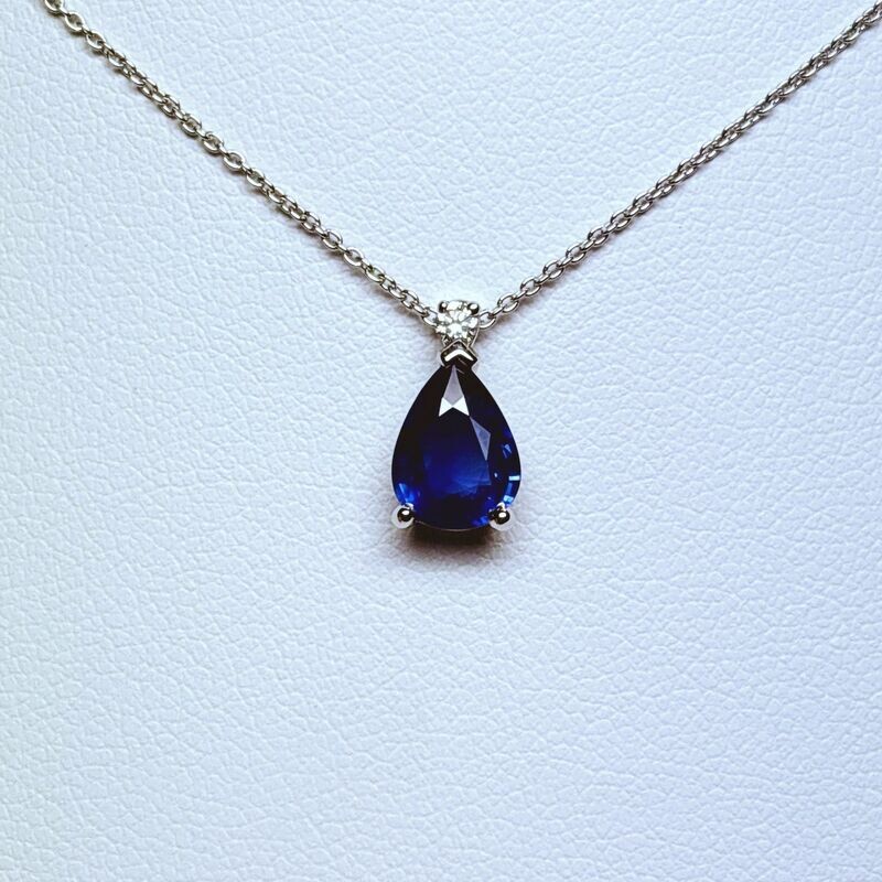 Collier or blanc saphir et diamant