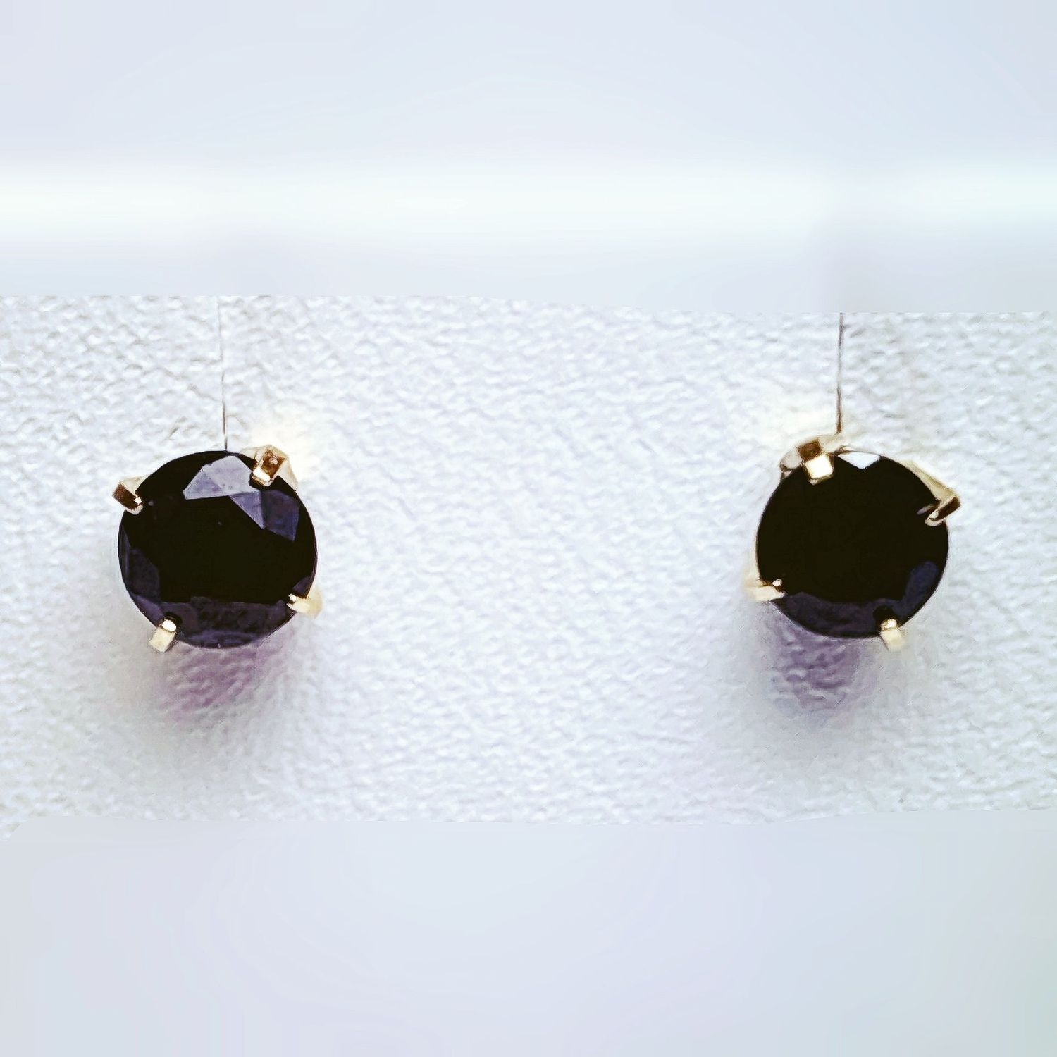 Boucles d'oreilles MC en or blanc