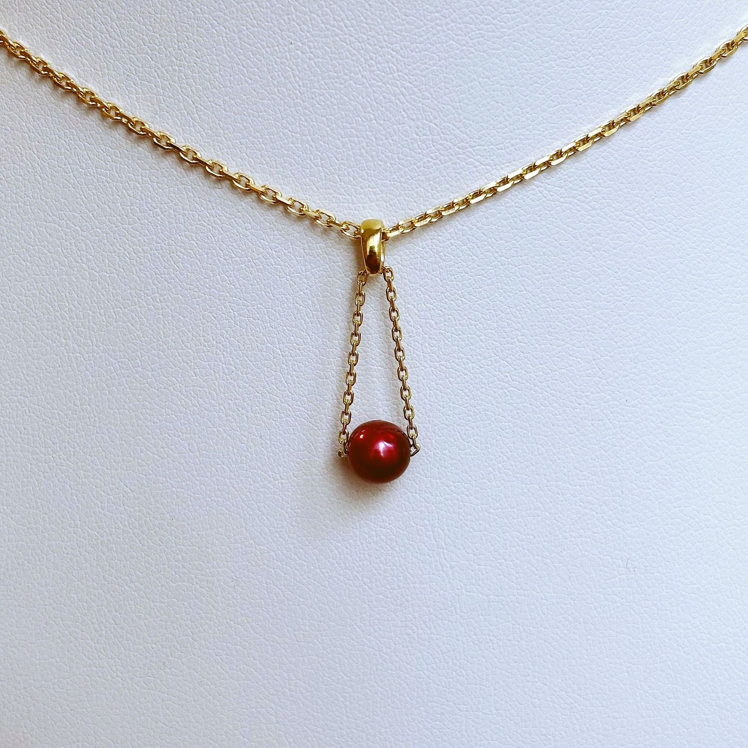 Pendentif pampilles et perle de culture teintée Pendentif pampilles et perle de culture teintée