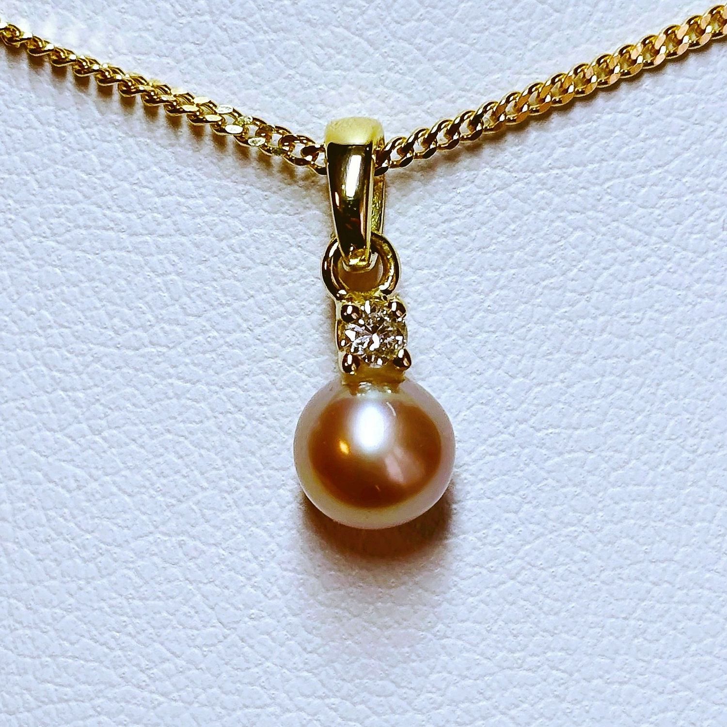 Pendentif perle de culture et diamant Pendentif perle de culture et diamant