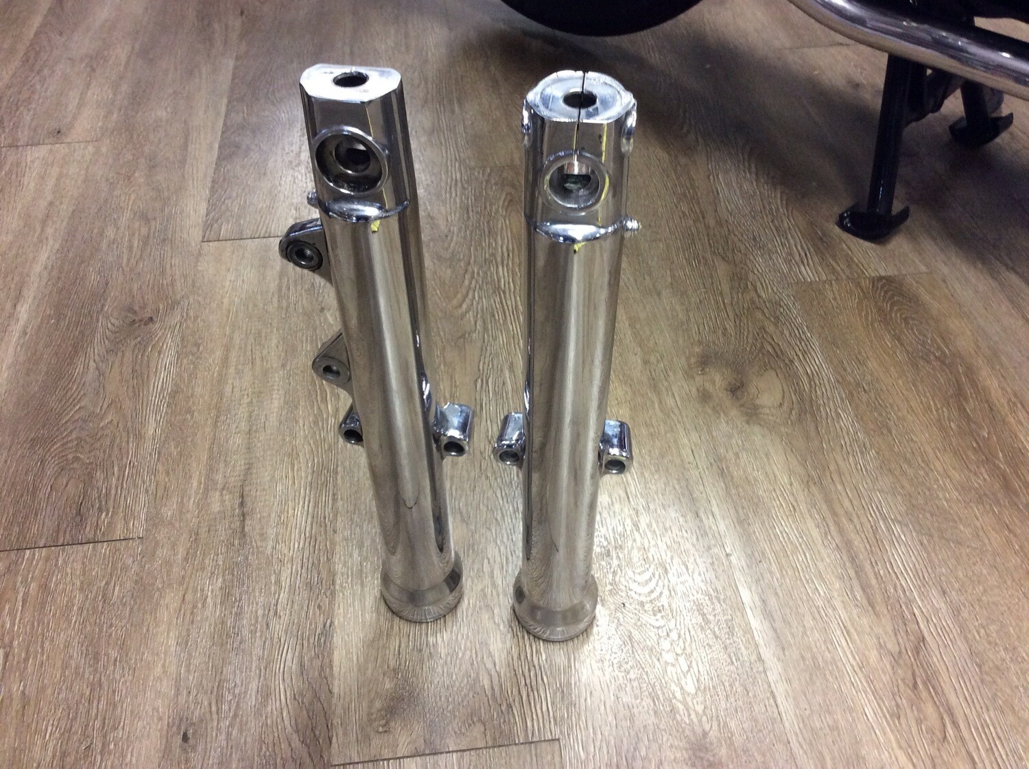 8899 Harley Sportster Showa 39mm Chrome Fork Sliders 4592187, 4592387