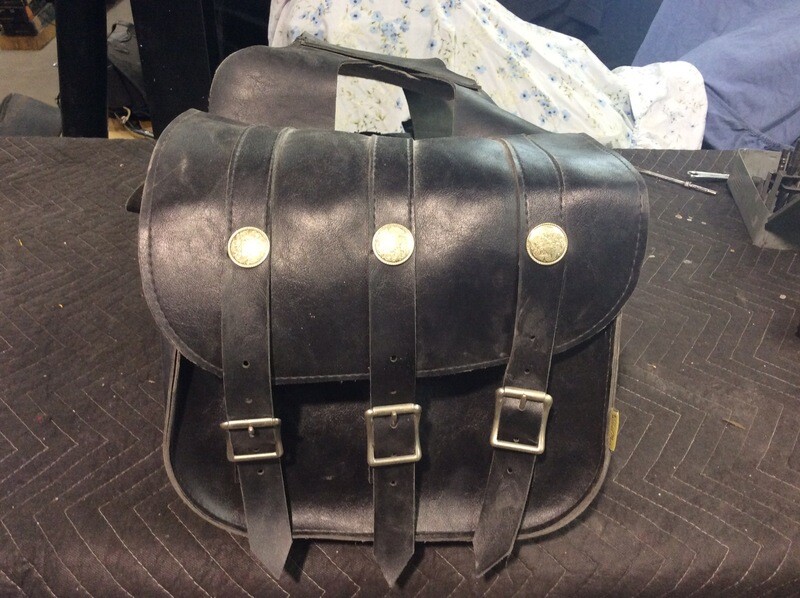 WILLIE AND MAX THROW OVER SADDLEBAGS