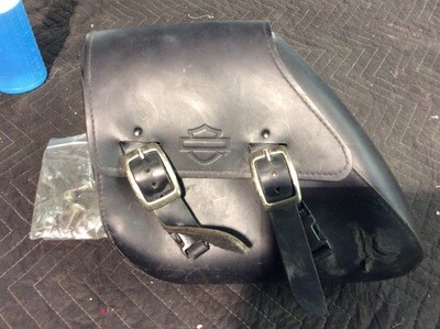 Harley Davidson OEM Single Sided 2006-2017 Dyna Swing Arm Saddlebag 90200570