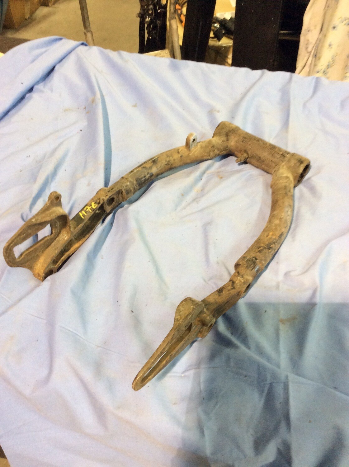 PANHEAD OEM REAR SUSPENSION 47614-58/47558-58 Swingarm PANHEAD OEM REAR SUSPENSION 47614-58/47558-58 Swingarm