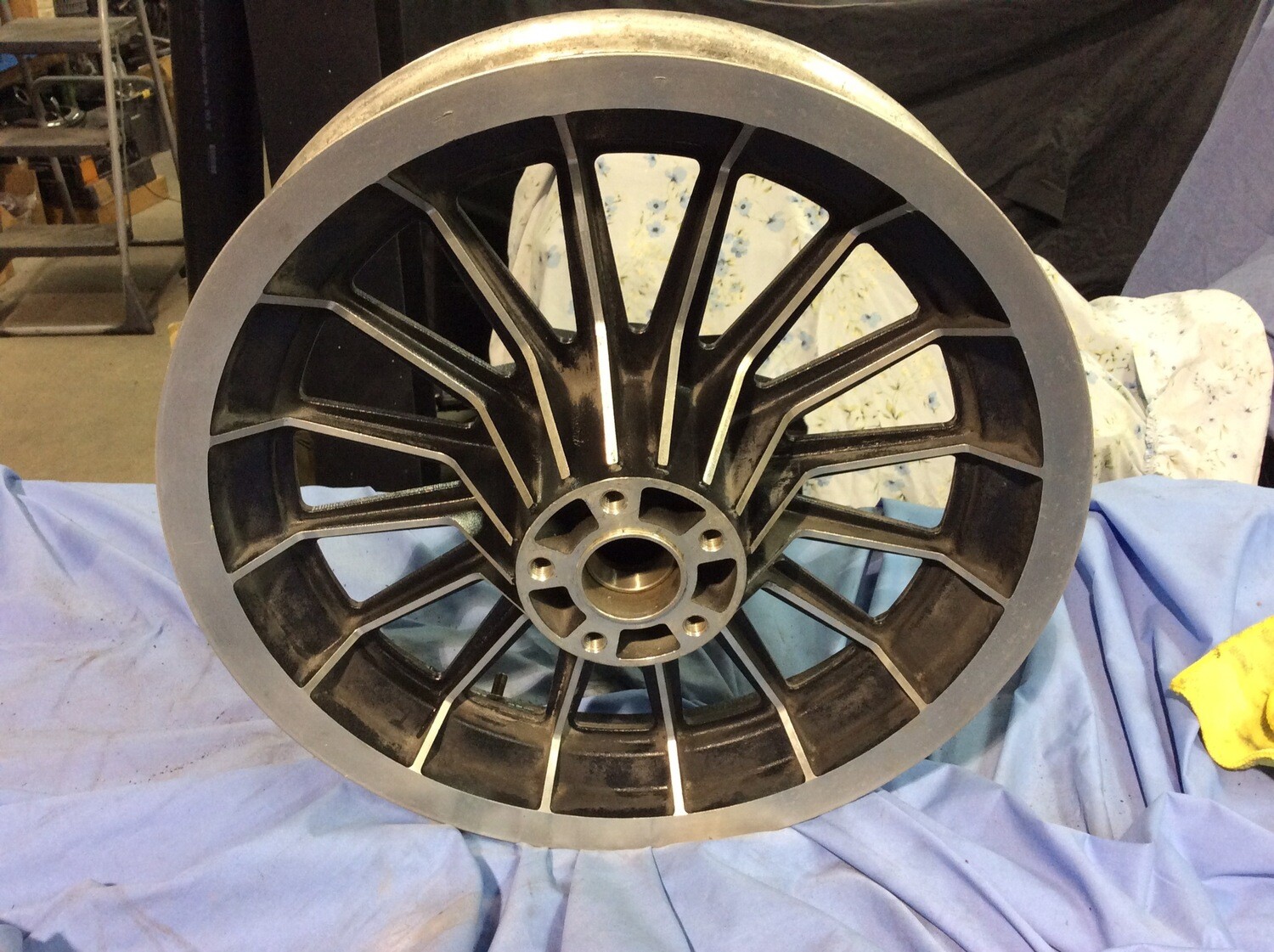 16 Spoke Rear Mag Wheel 16x3 OEM 43495-84 16 Spoke Rear Mag Wheel 16x3 OEM 43495-84