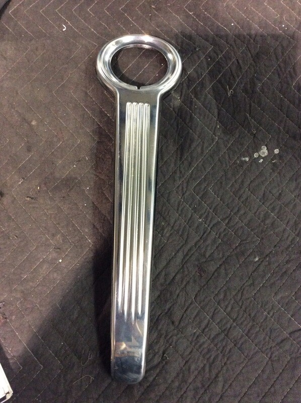 2004-2009 Harley Davidson Sportster XL1200 C Custom FUEL GAS TANK CONSOLE TRIM 71276-04A