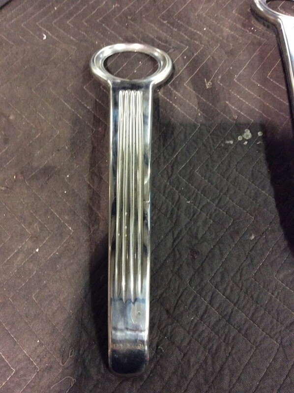 2004-2009 Harley Davidson Sportster XL1200 C Custom FUEL GAS TANK CONSOLE TRIM 71276-04A