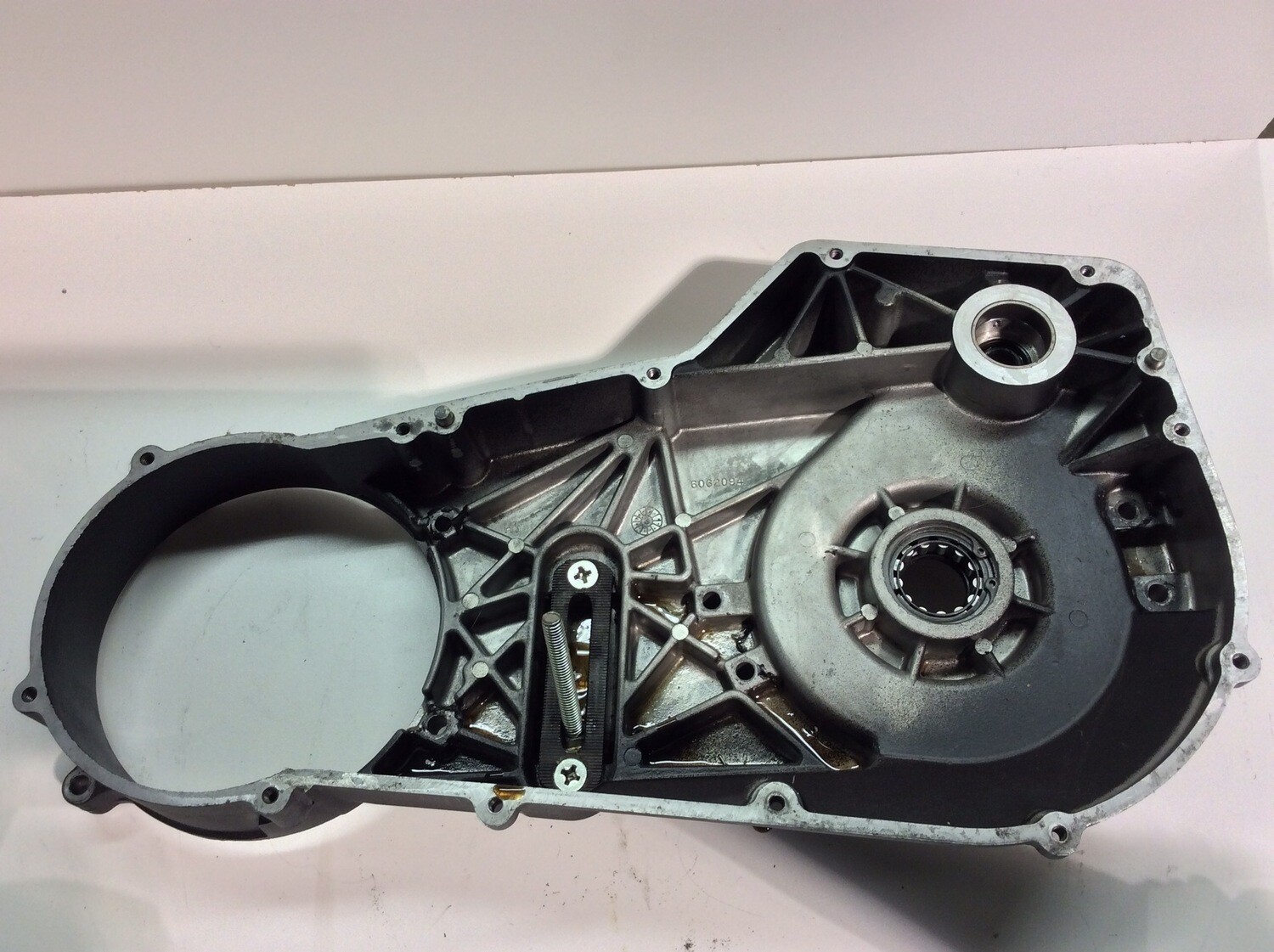 2001-2006 Harley Davidson FLH Touring PRIMARY INNER CASE HOUSING 60677-01B