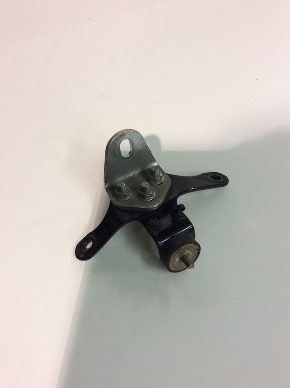 03 HARLEY-DAVIDSON HERITAGE SOFTAIL FLSTCI UPPER ENGINE/HORN MOUNT 69046-01