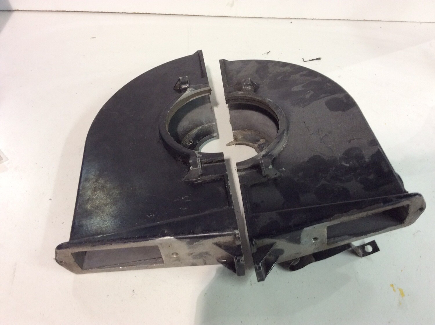 SHOVELHEAD ENCLOSED CHAIN GUARD 25403-82