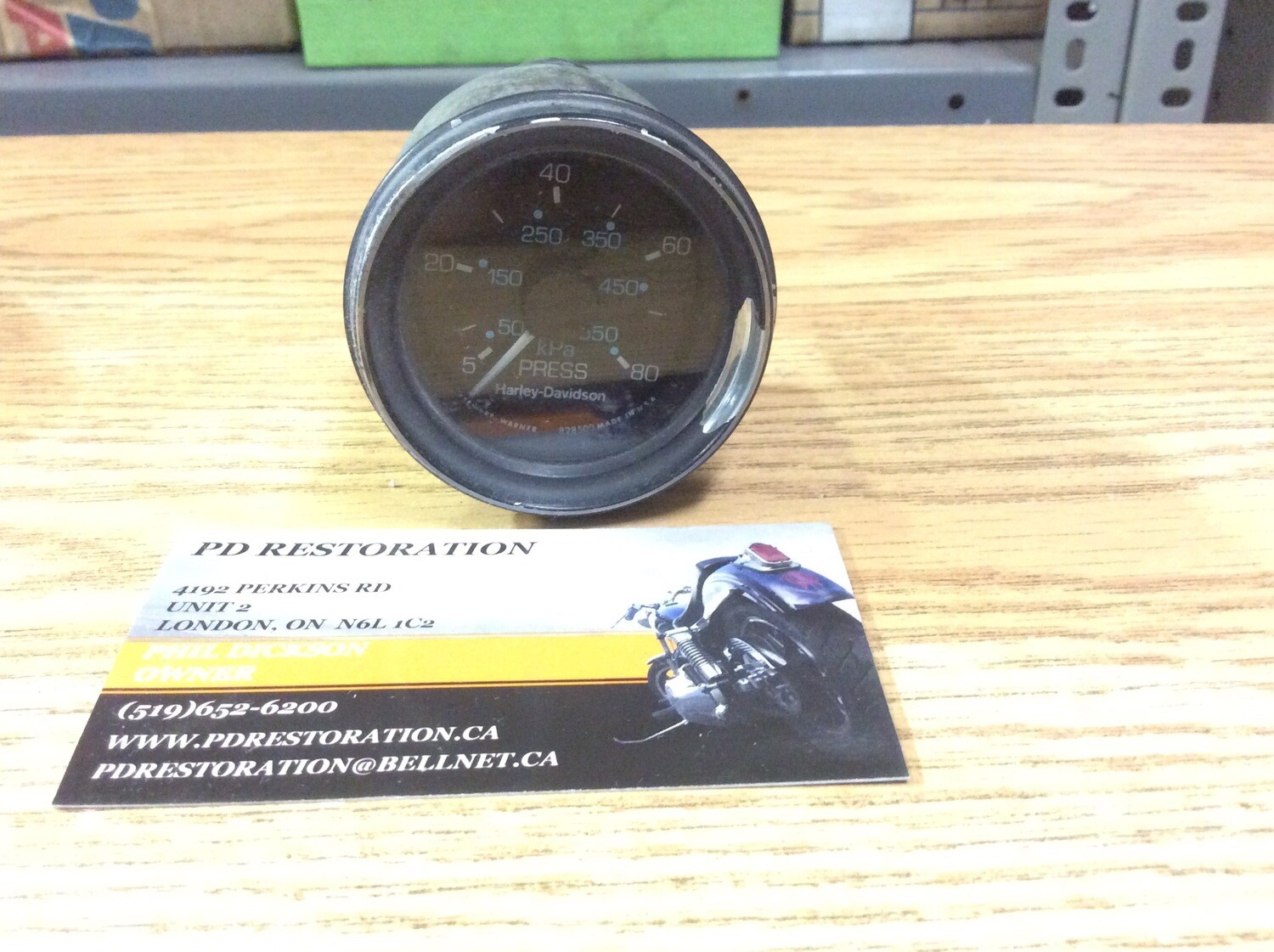 Harley Davidson OEM Stewart Warner Oil Pressure Gauge 80 - 84 FLT 75028-80A Harley Davidson OEM Stewart Warner Oil Pressure Gauge 80 - 84 FLT 75028-80A