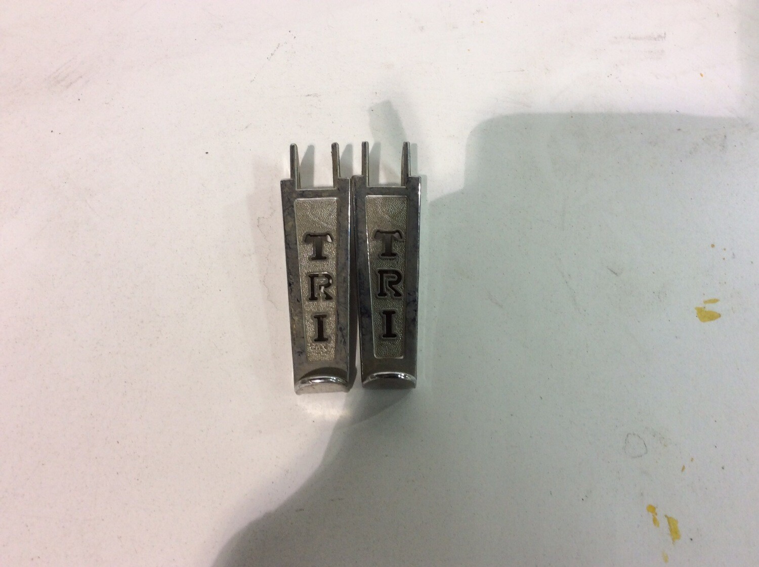 FOOT PEGS FEMALE MOUNT TRIUMPH