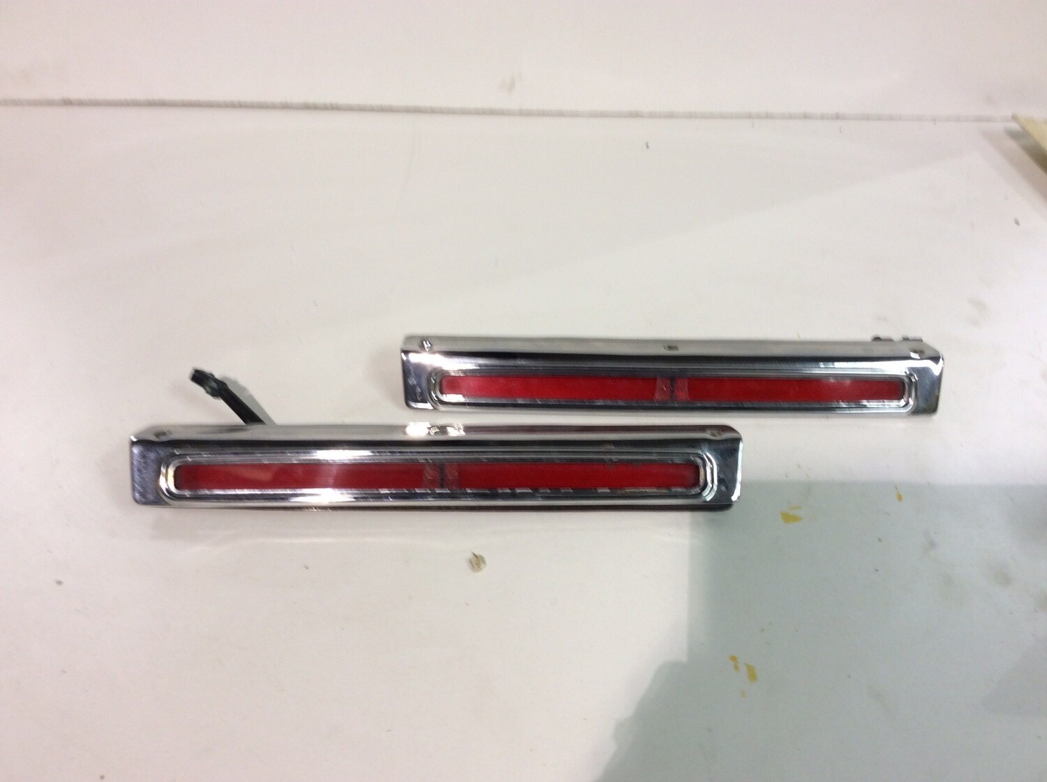 OEM HARLEY-DAVIDSON '97-05 TOUR PAK PACK SIDE MARKER LIGHTING COVERS CHROME TRIM