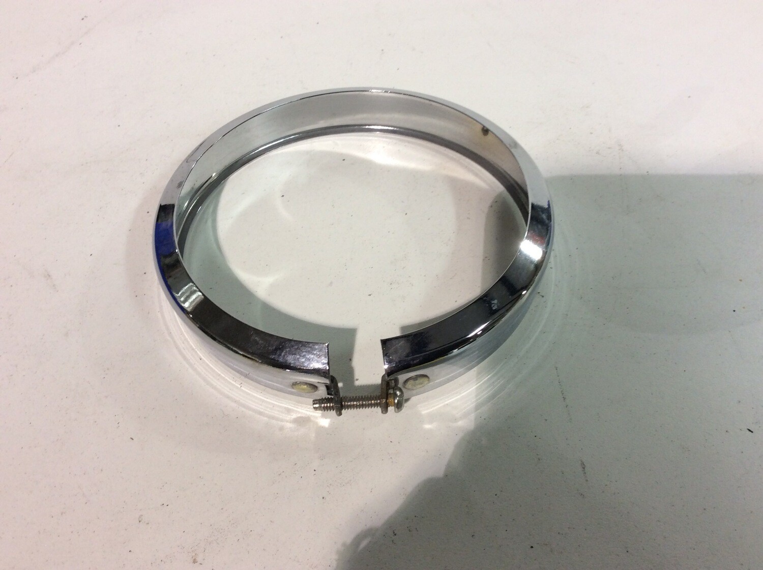 HARLEY-DAVIDSON PASSING LIGHT 4.5 CHROME TRIM RING 68725-62A