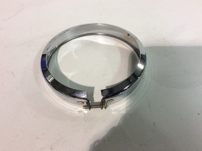 HARLEY-DAVIDSON PASSING LIGHT 4.5 CHROME TRIM RING 68725-62A