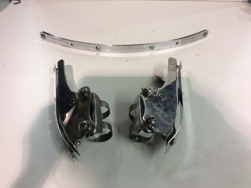 NATIONAL CYCLE  QUICK RELEASE SWITCHBLADE WINDSHIELD MOUNTING KIT 39MM WITH BRACKETS AND TRIM