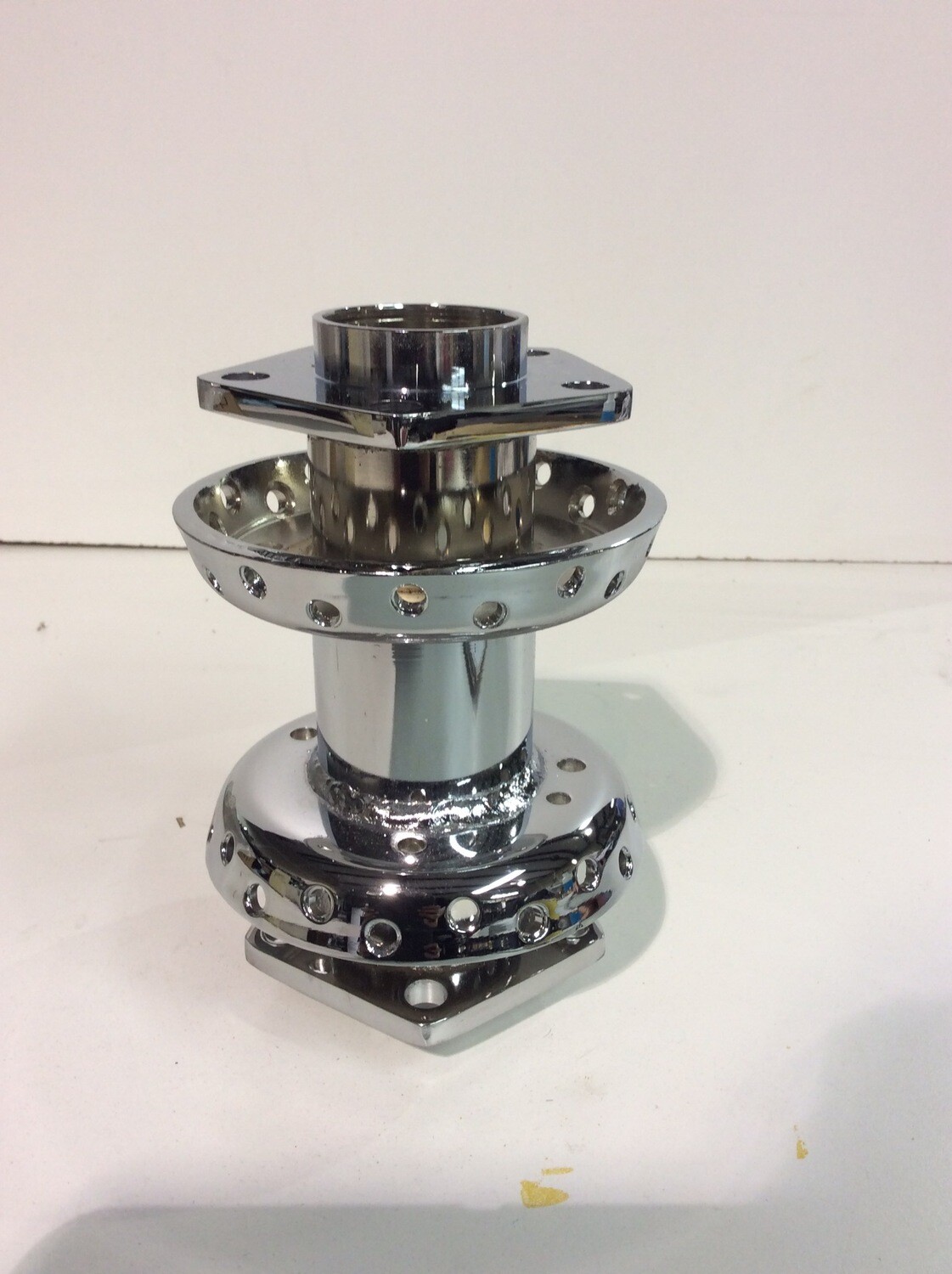 BT CHROMED HUB (BARE) 73-84 Shovelhead