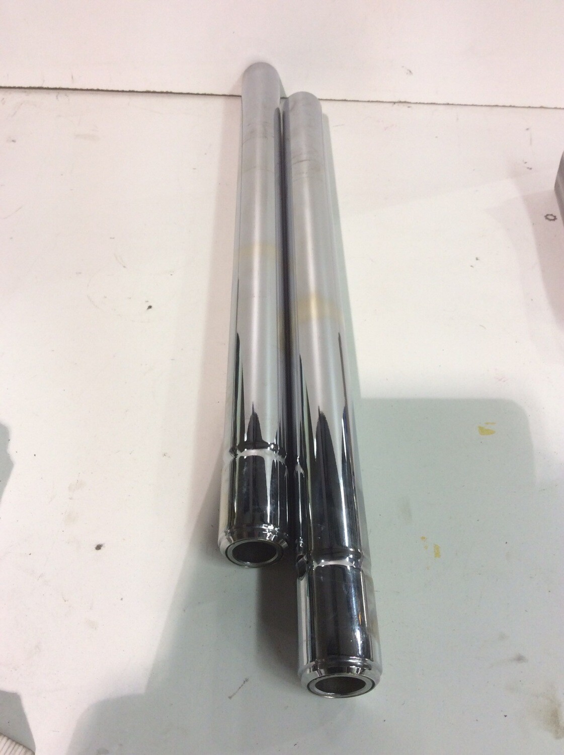 77-84 FL, FLH 80-83 FLT, FLHT 22-3/4 CHROME FORK TUBES +2 OVER STOCK - 22-13/16