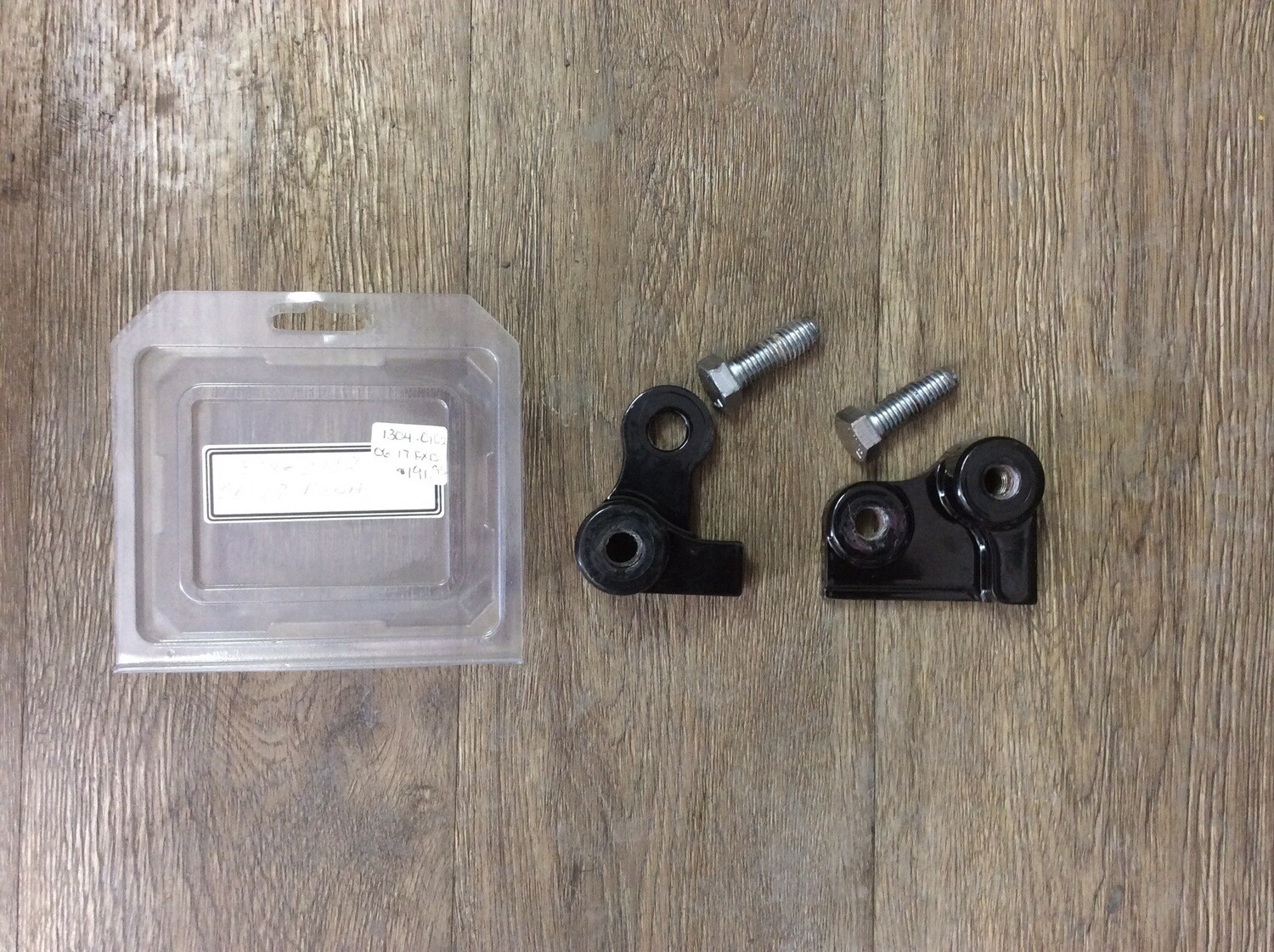 0617 DYNA REAR LOWERING KIT BLACK