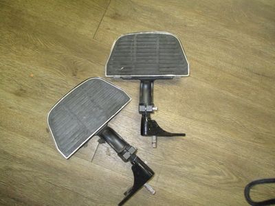 00-17 Harley Davidson Softail Passenger Floorboards With Mounts - OEM -  TAKE OFFS