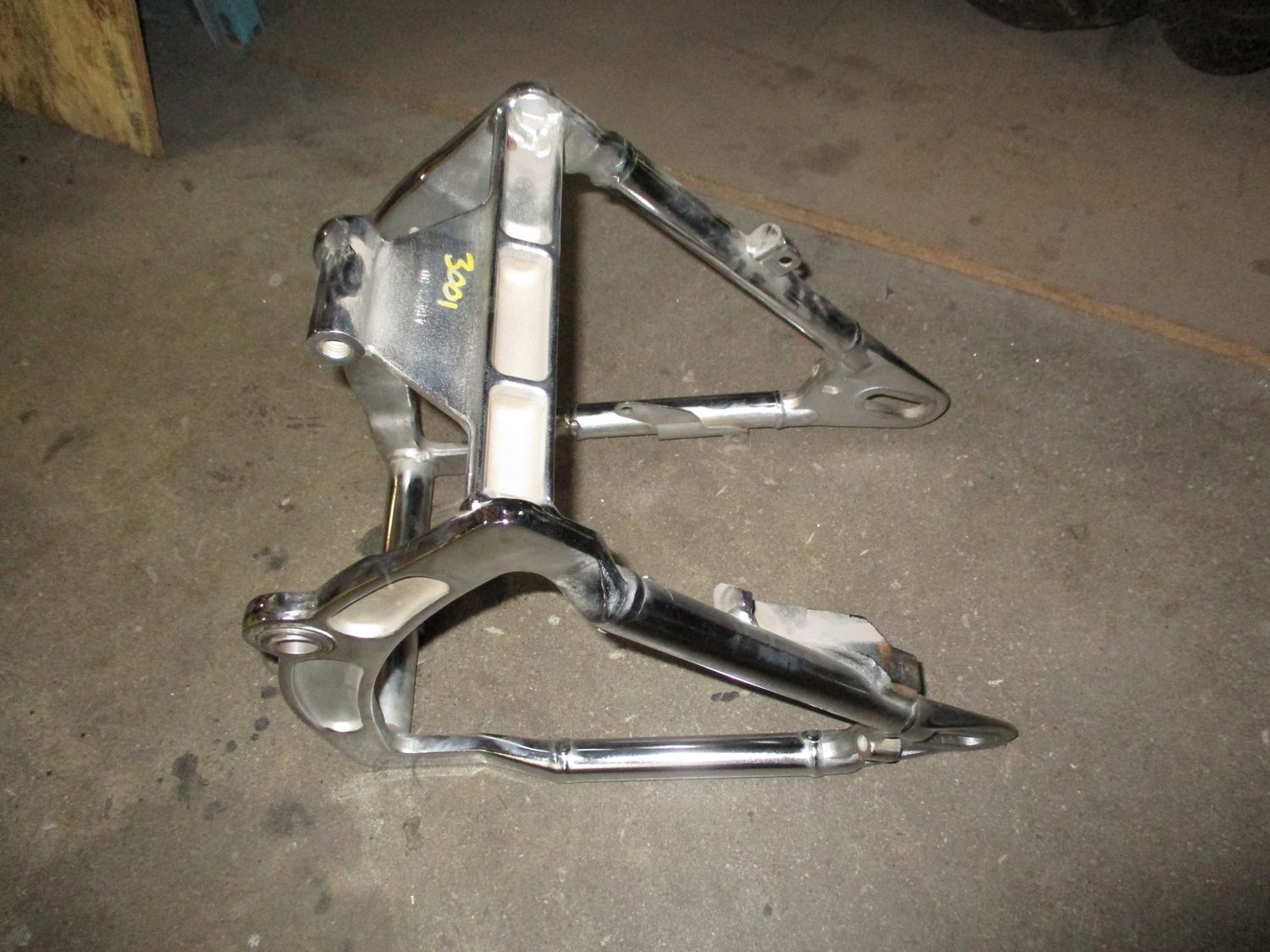 Harley SOFTAIL 00 -06 FAT BOY HERITAGE DELUXE Chrome Swingarm 47573-00