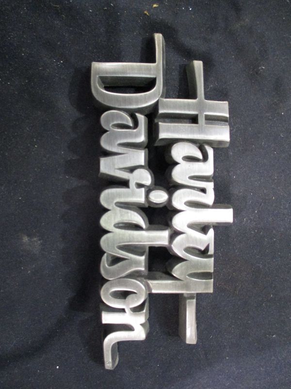 Harley Davidson Right Fuel Tank Emblem Badge 61400099