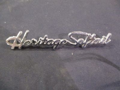 HARLEY-DAVIDSON HERITAGE SOFTAIL FRONT FENDER NAMEPLATE TRIM EMBLEM