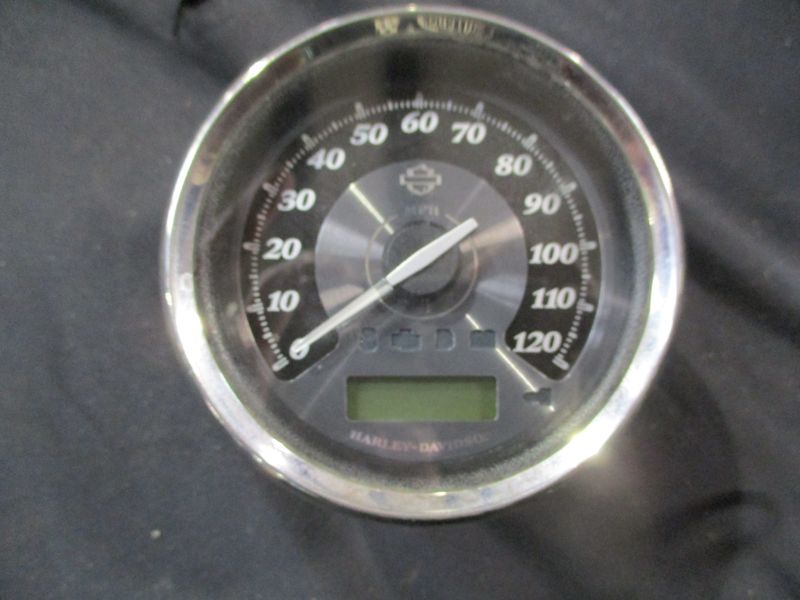 HARLEY TOURING STREET ELECTRA GLIDE SPEEDOMETER GAUGE CLUSTER 74682-10 - 4200 MILE