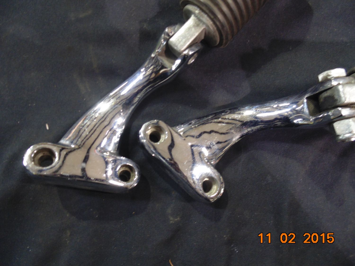 Harley Davidson Sportster 883 & 1200 Chrome Footpeg Footrest Mount Bracket