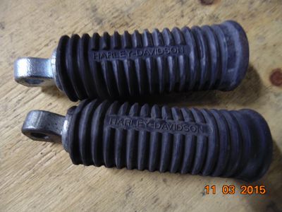 OEM HARLEY DAVIDSON FOOT PEGS