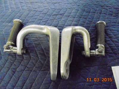 77-84 Shovelhead FLH PASSENGER PEG BRACKETS 52690-77A / 52686-77A