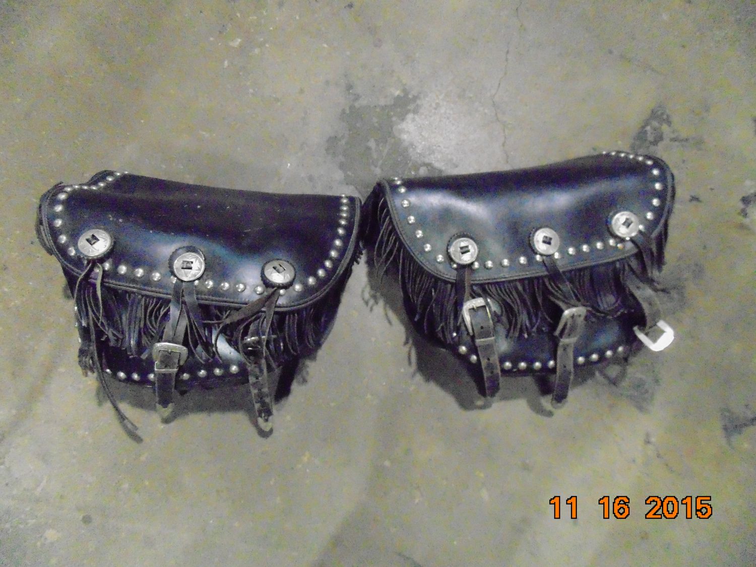 LEATHER VINTAGE SADDLEBAGS WITH FRINGE