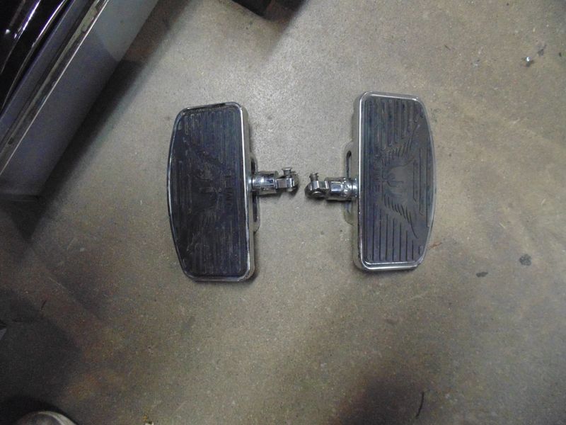 Adjustable Motorcycle Floorboards, Rider/Driver/Passenger Footboards Footrest Universal Male Mount