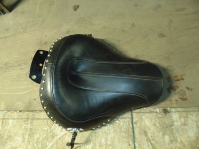 HARLEY OEM SOFTAIL SOLO SEAT 06-17 HERITAGE STUDDED CONCHO RIDER FLSTC 51493-09