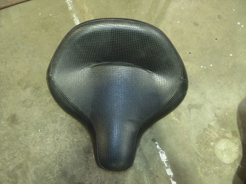 OEM Harley Davidson 2008-UP Touring Road King Police OEM Solo Seat 52000050 *Ripped