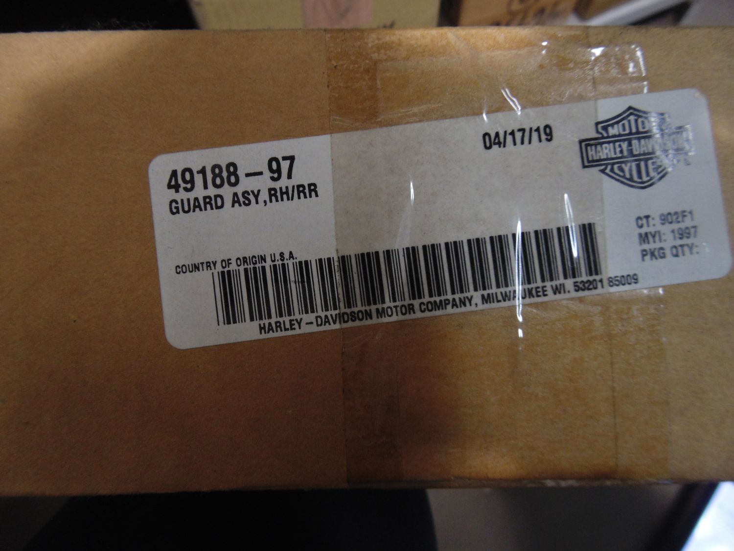 NEW GENUINE HARLEY DAVIDSON SADDLEBAG GUARD ASY, RH/RR, 49188-97