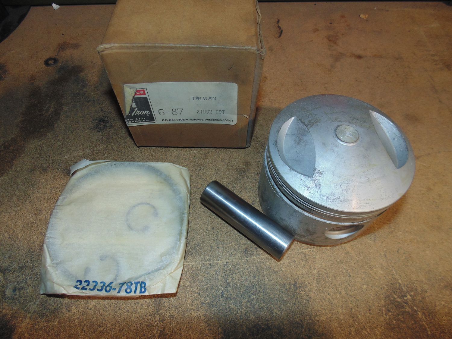 Harley Davidson Genuine NOS Piston & Ring Assembly 21992-80T .020