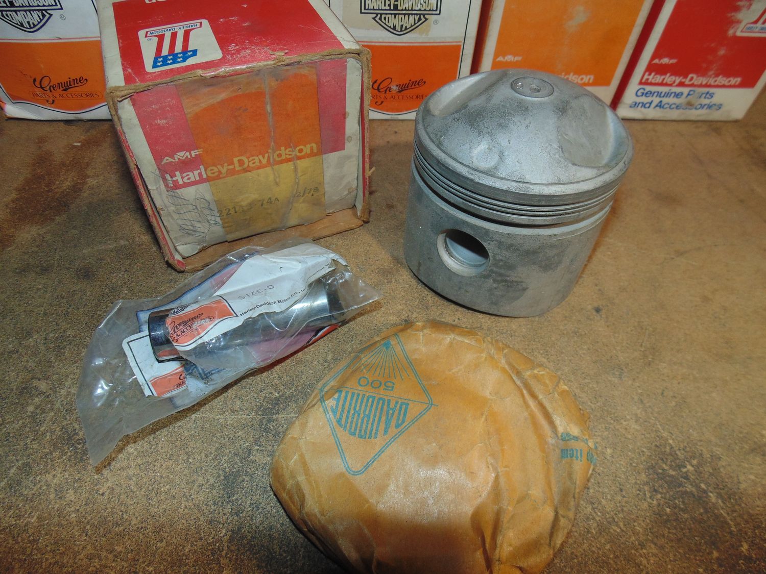 Harley Davidson AMF Genuine NOS Piston & Ring Assembly 22143-74A .010 Harley Davidson AMF Genuine NOS Piston & Ring Assembly 22143-74A .010