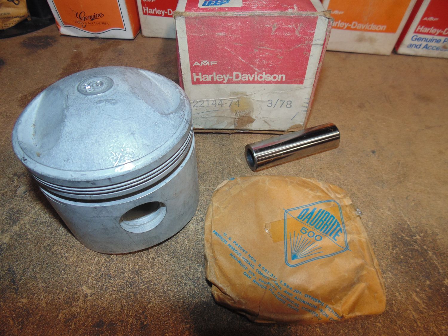 Harley Davidson AMF Genuine NOS Piston & Ring Assembly 22144-74  .020