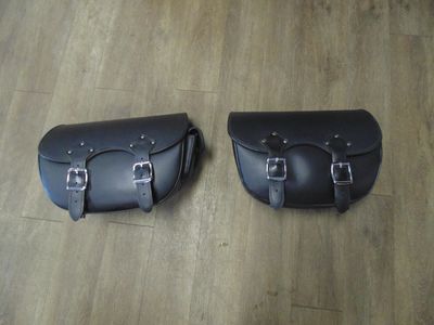 Harley Davidson Detachable Leather Saddlebags - Softail Slim and Blackline Models - 90200678 - take offs