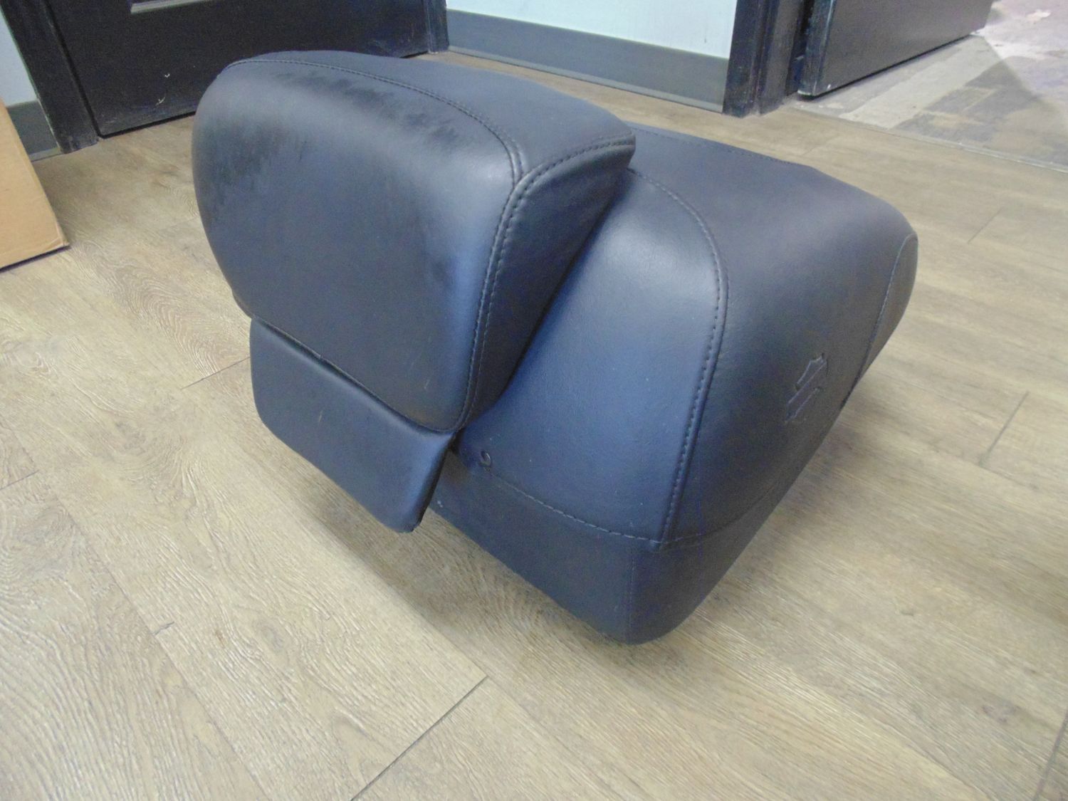 Harley-Davidson Tour-Pak Luggage - Vinyl, Multi-Fit Item 53690-06A - Take off Harley-Davidson Tour-Pak Luggage - Vinyl, Multi-Fit Item 53690-06A - Take off