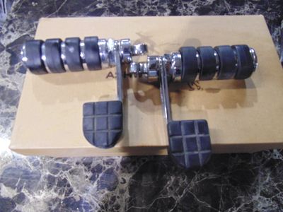 Anti Vibration Chrome Stirrup Heel Foot Rest Pegs For Harley Male Mount