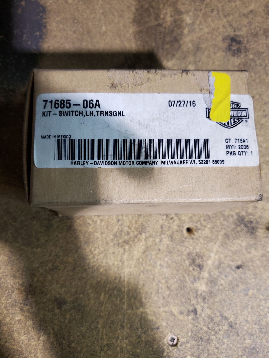 Harley Davidson 71685-06A Kit- SWITCH LH TURN SIGNAL Harley Davidson 71685-06A Kit- SWITCH LH TURN SIGNAL
