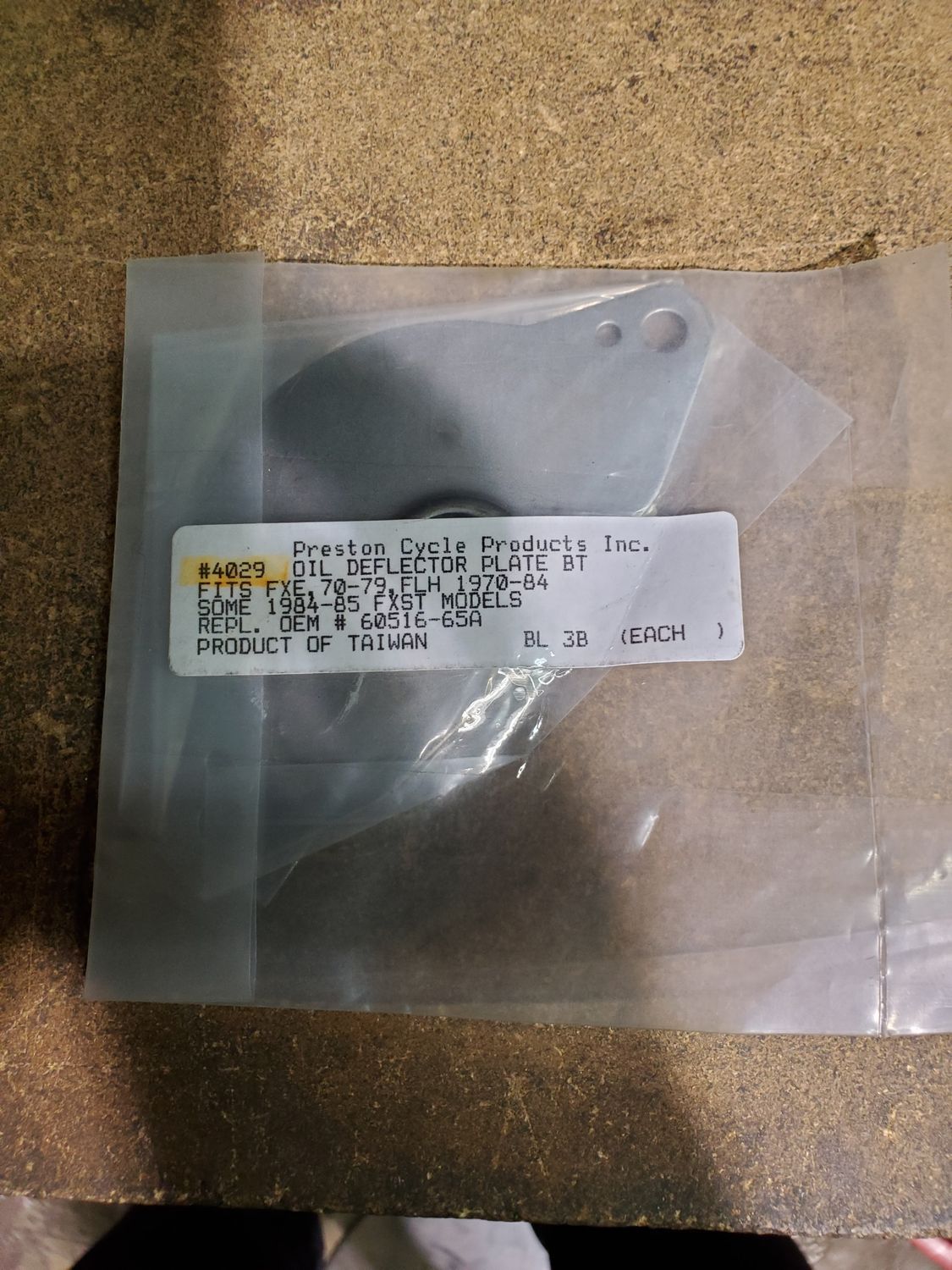 OIL DEFLECTOR PLATE FL 65-84 (PRE-1986) REPL. 60516-65A OIL DEFLECTOR PLATE FL 65-84 (PRE-1986) REPL. 60516-65A